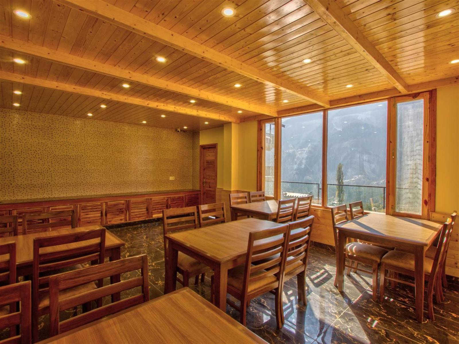 Отель Golden Peak Manali Экстерьер фото
