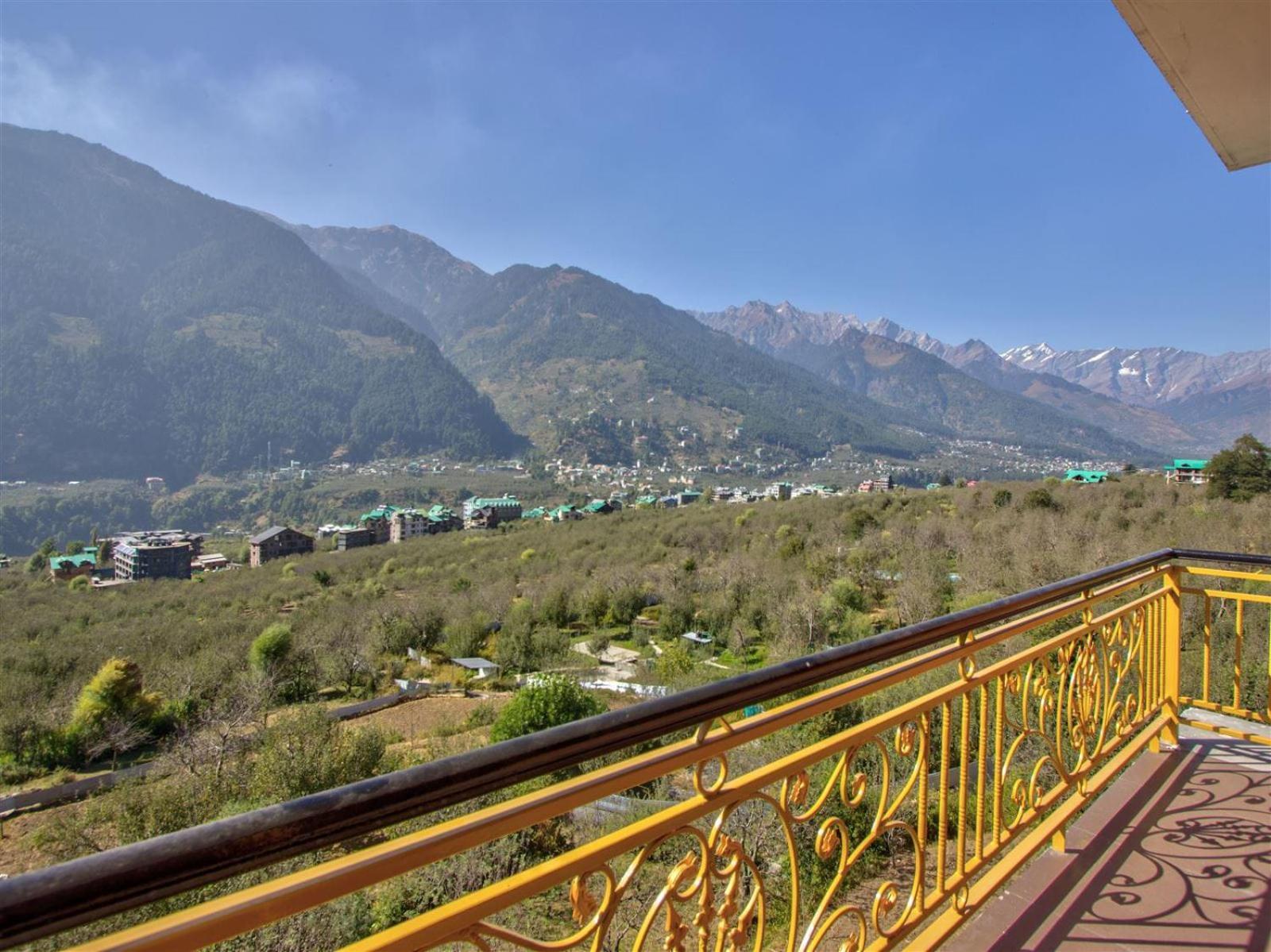 Отель Golden Peak Manali Экстерьер фото