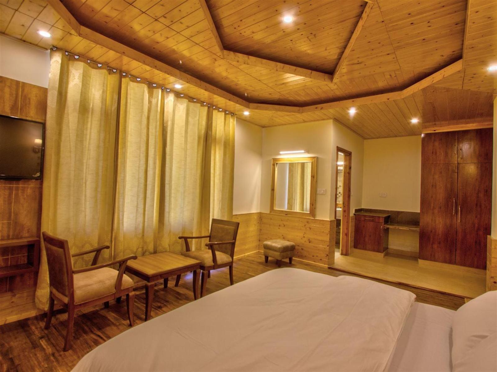 Отель Golden Peak Manali Экстерьер фото